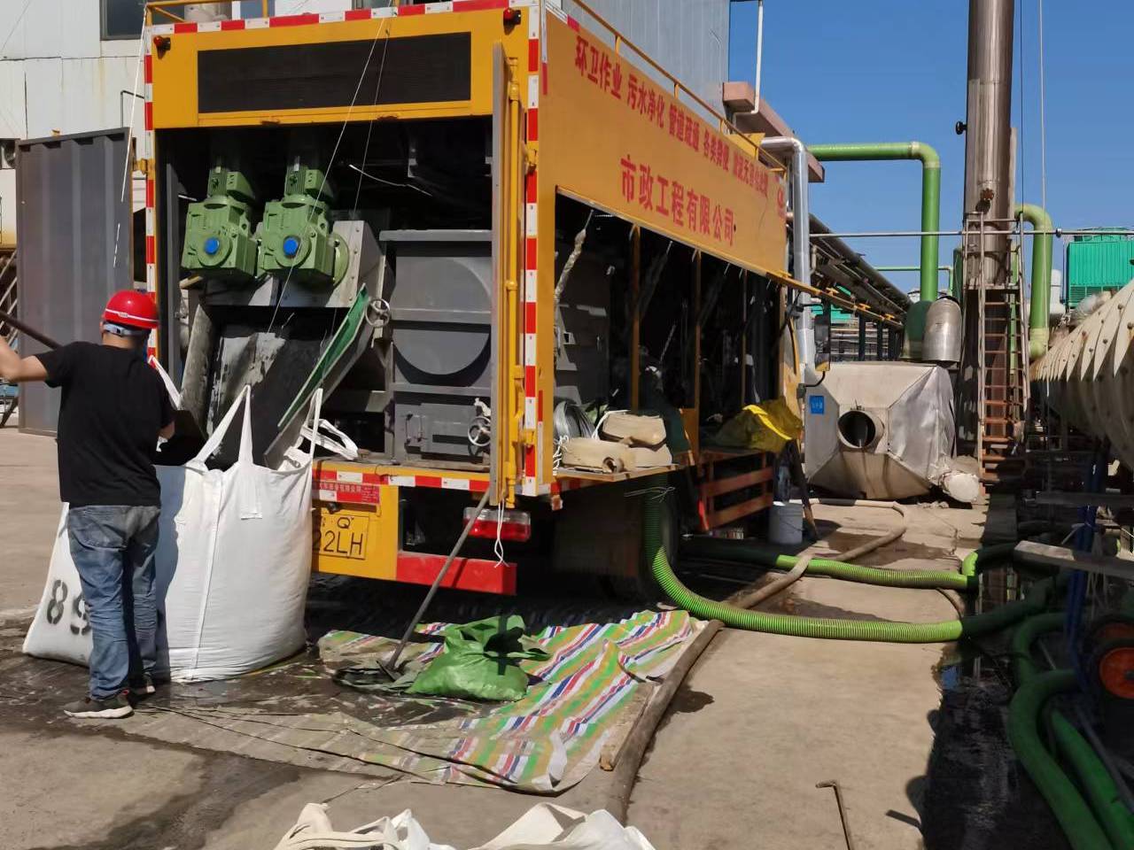 文县淤泥压干处理